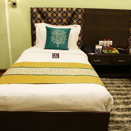 Palette - Solar Residency Hotel Srīnagar Екстериор снимка