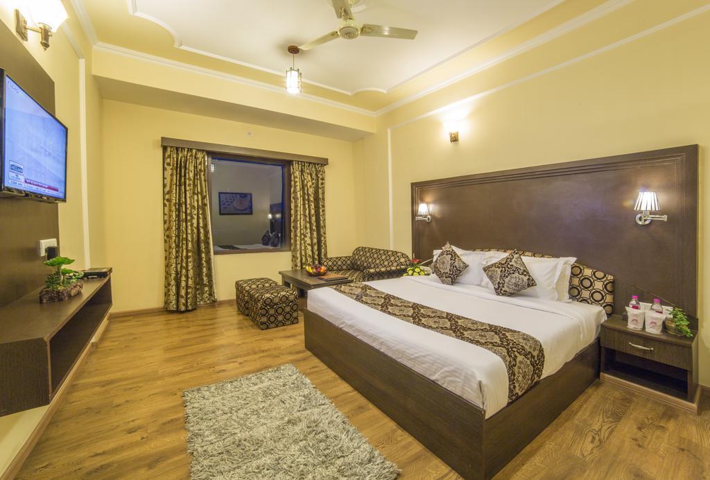 Palette - Solar Residency Hotel Srīnagar Екстериор снимка